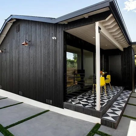 Westminster Bungalow - Front House With Private Entrance